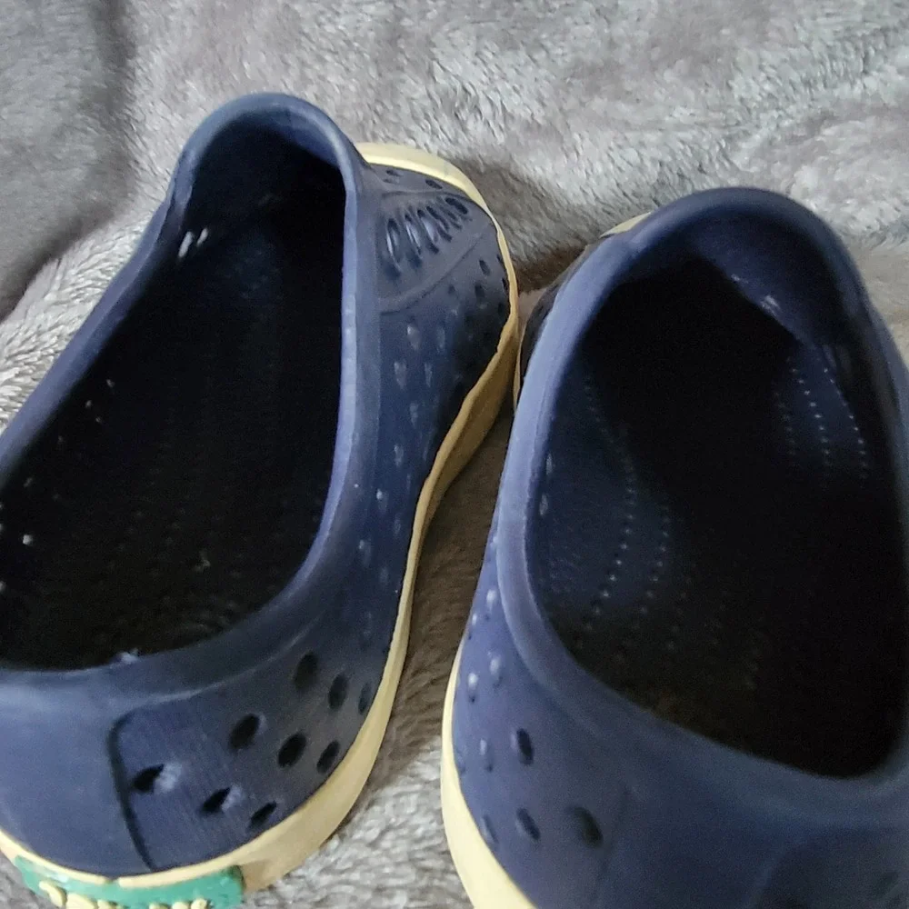 Native Jefferson Shoes Kids Size C5 Navy Blue Good Perforated Slip On Sneakers